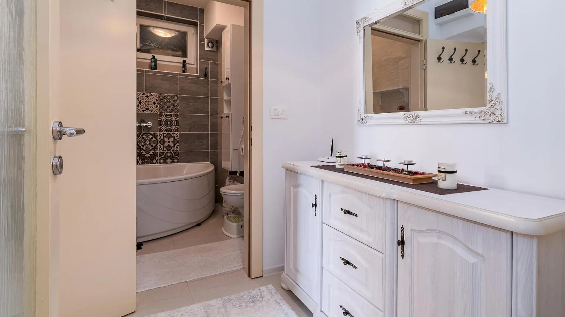 Apartments With Wifi Opatija - 21459 Croatia